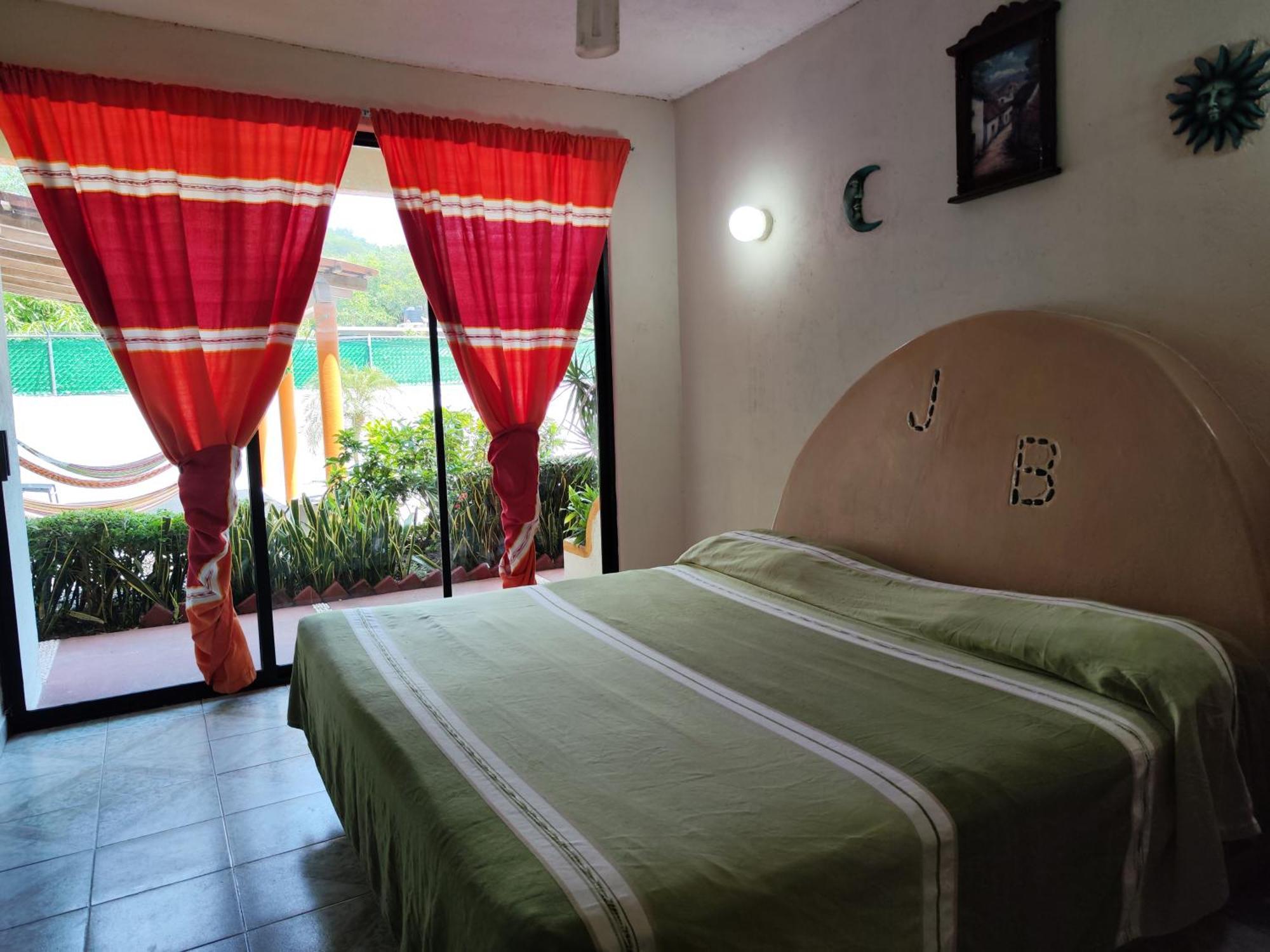 Hotel J.B. Zihuatanejo Esterno foto