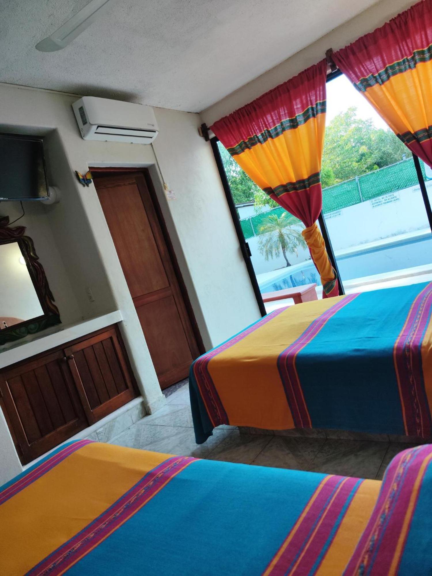 Hotel J.B. Zihuatanejo Esterno foto
