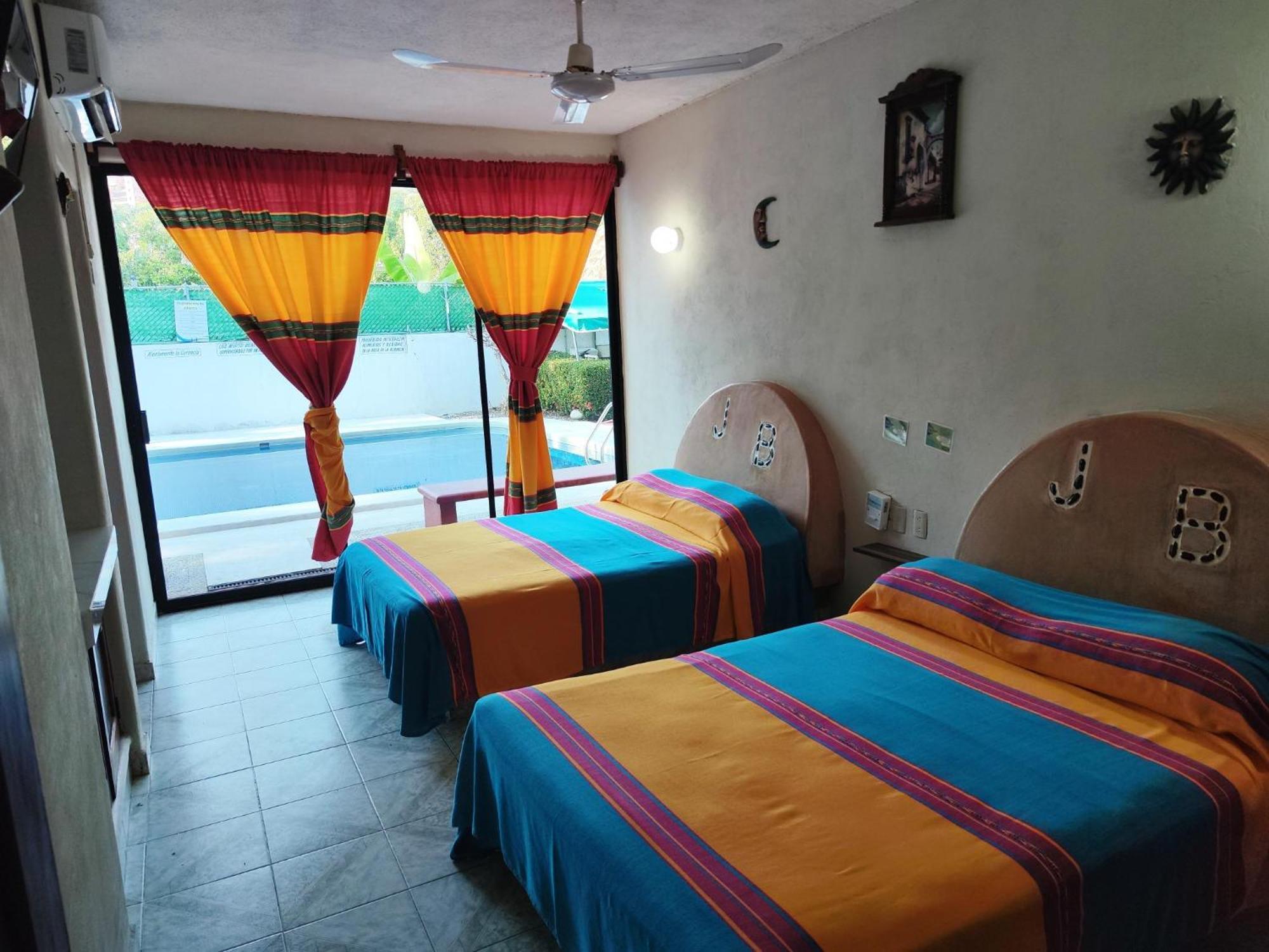 Hotel J.B. Zihuatanejo Esterno foto