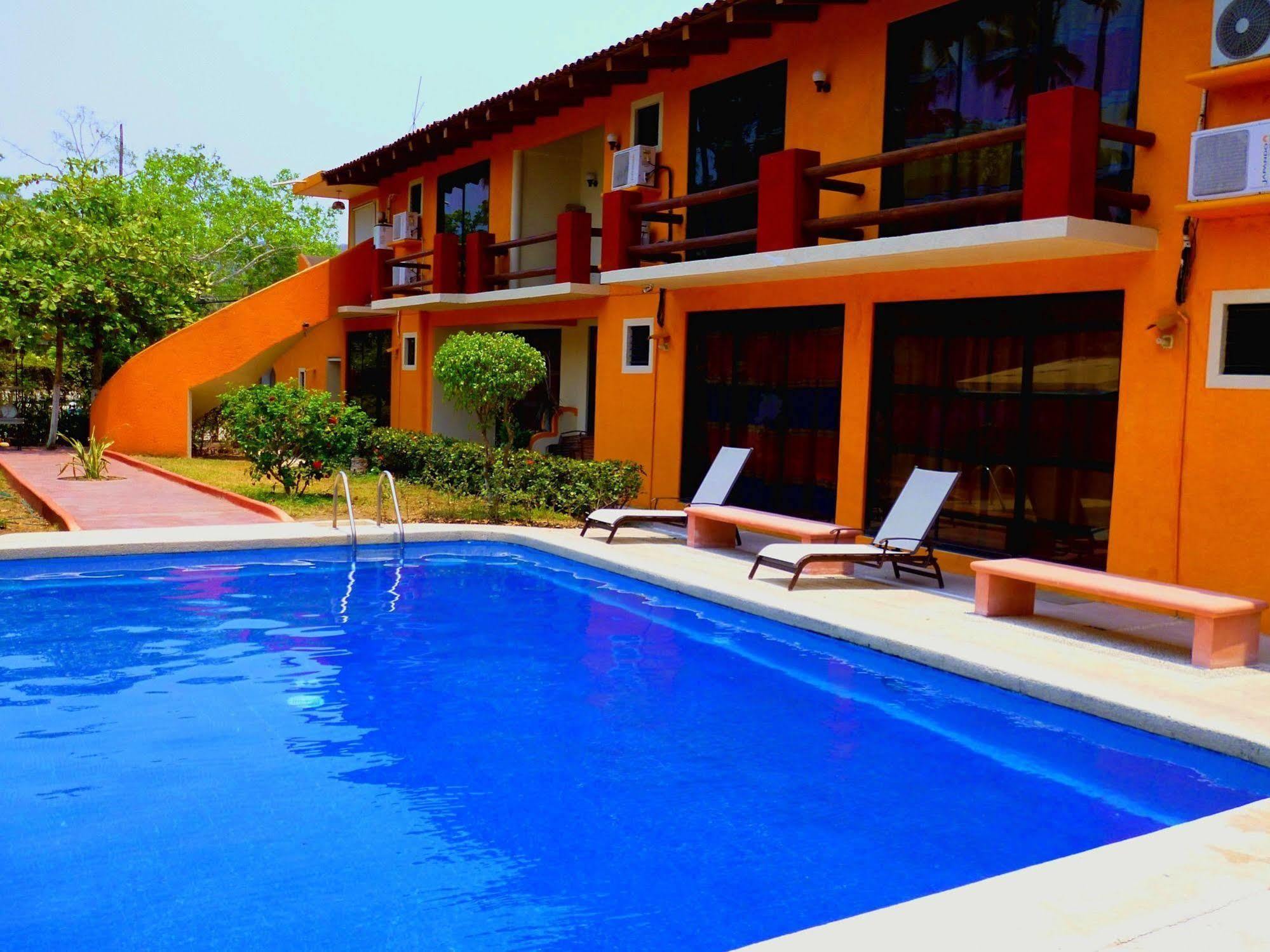 Hotel J.B. Zihuatanejo Esterno foto